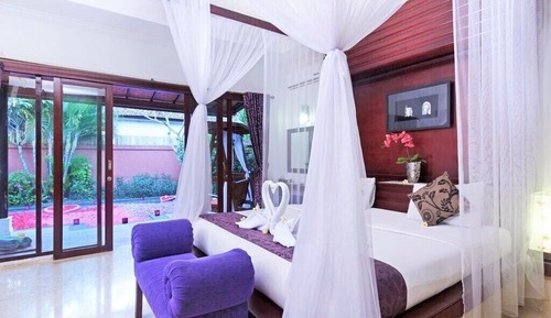 Classic Villa, Pool View