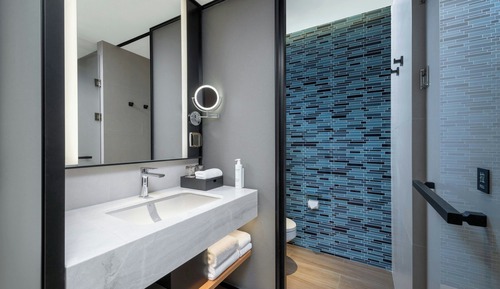 Business Room, 2 Double Beds, Smoking, City View