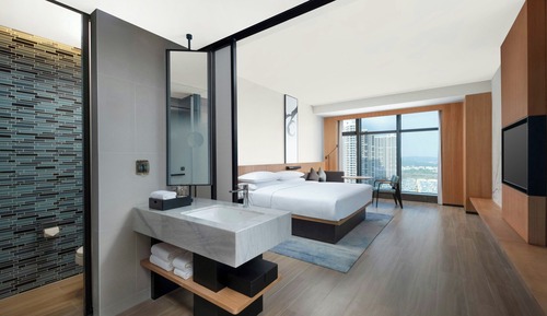 Executive Room, 1 King Bed, Non Smoking, City View