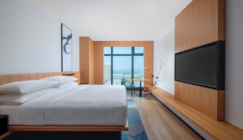 Business Room, 1 King Bed, Smoking, City View