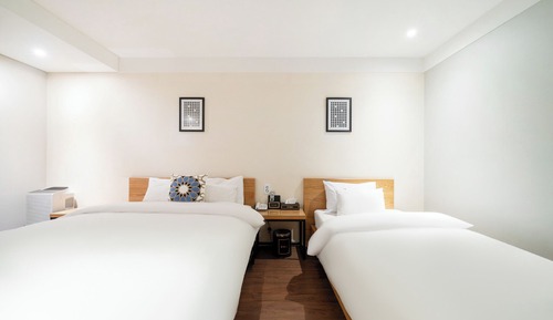 Deluxe Twin Room