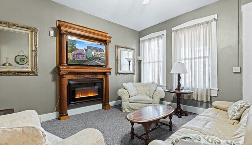 House, Private Bathroom, City View (710)