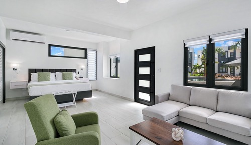 Studio Suite, Patio, Partial Sea View