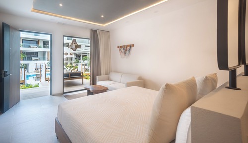 Premium Studio Suite, Pool View