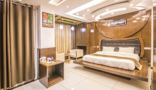 Superior Room, Valley View