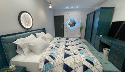 Standard Studio, 1 King Bed, Non Smoking, Kitchenette