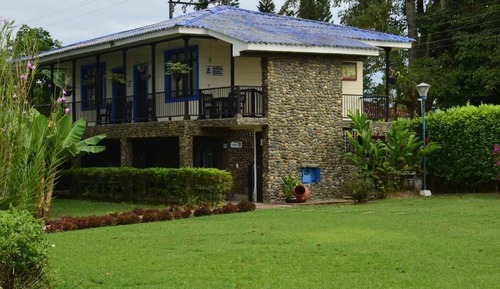 Family Cottage, Canal View