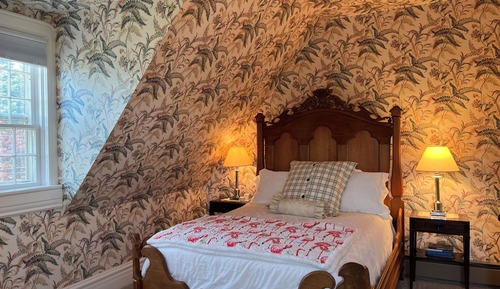 Suite, 1 Queen Bed, Lake View