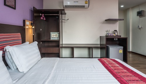 Deluxe Triple Room, Non Smoking, Private Bathroom