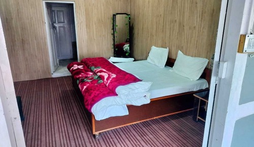 Deluxe Room, Hill View