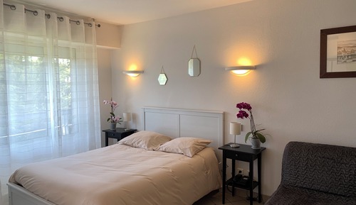 Classic Apartment, Balcony, Park View