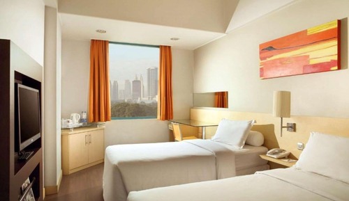 Standard Twin Room, City View