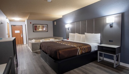 Comfort Room, 1 King Bed, Non Smoking, Hot Tub