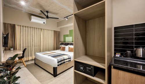 Deluxe Room, 1 King Bed