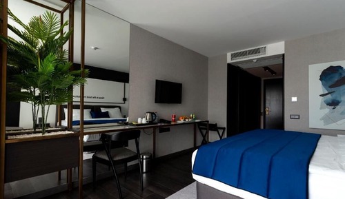 Luxury Double or Twin Room, Balcony, City View
