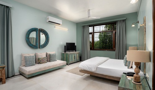 Dahlia Suite