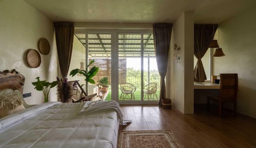 Club Room, Patio, Garden View