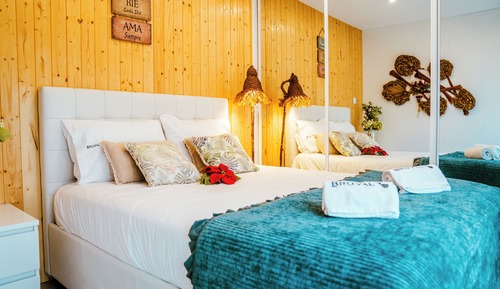 Romantic Bungalow, Garden View