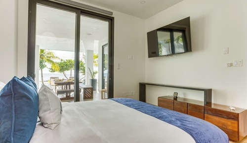 Majesty Luxury Villa (4 Bedrooms) w/ Balconies & Sea View