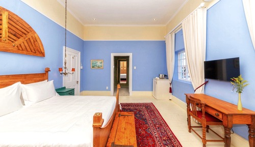 Deluxe Double Room, 1 Queen Bed, Private Bathroom, Mountain View