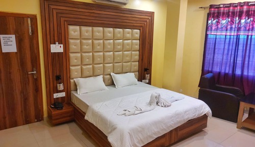 Family Triple Room, City View