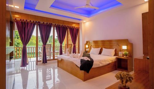 Deluxe Double Room, Balcony, Garden View