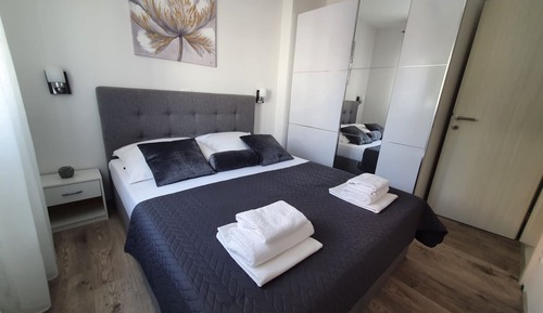 Apartment (Two Bedroom Apartment with Terrace)