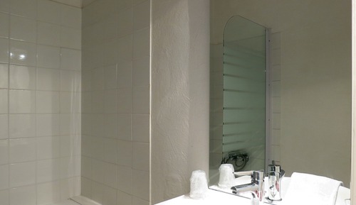 Honeymoon Suite, Ensuite, River View