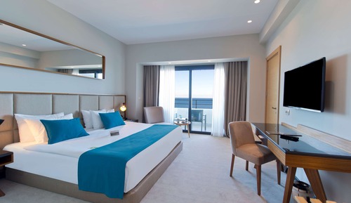 Deluxe Room, 1 King Bed, Non Smoking, Sea View
