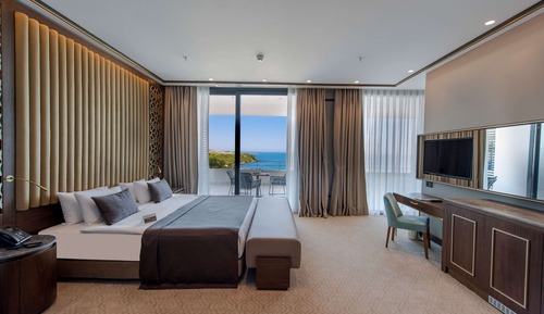 Junior Suite, 1 King Bed, Non Smoking, Sea View