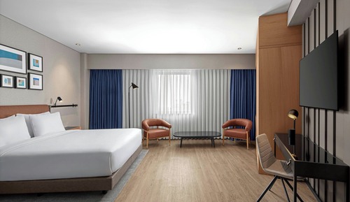 Deluxe Room, 1 King Bed, City View