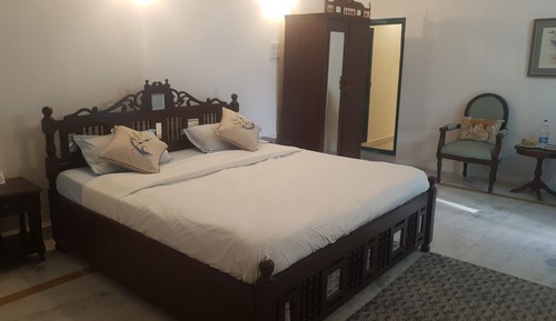 Heritage Pet Room
