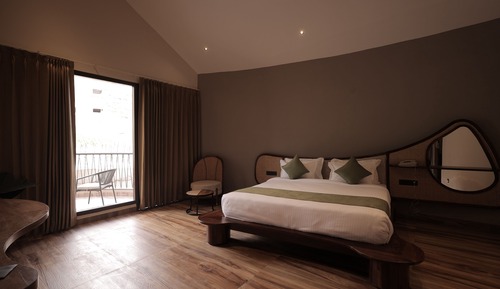 Classic Double Room, Balcony, Pool View