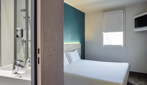 Room, 1 Double Bed, Private Bathroom