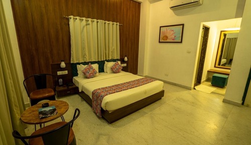Executive Room, City View