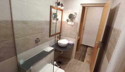 Deluxe Twin Room, City View