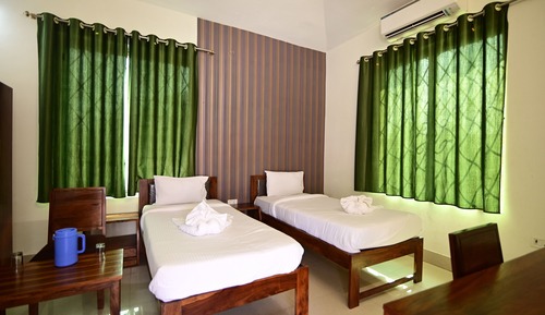 Bungalow, 2 Twin Beds, Courtyard Area