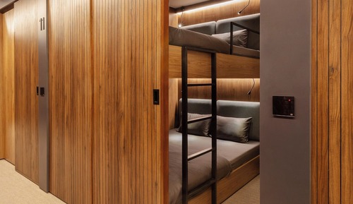 Family Bunk Cabin - 6 Hour Morning Stay from 07:00-13:00 hrs (7am-1pm) No Shower