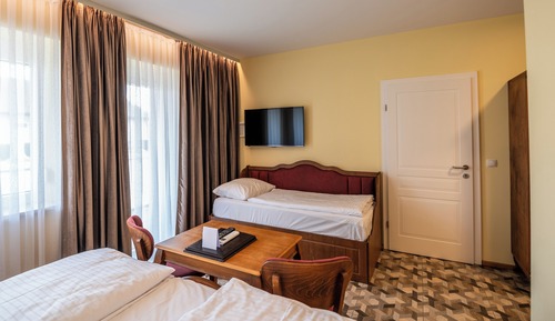 Classic Triple Room, Balcony