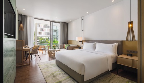 Standard Room, 2 Twin Beds (Pond View)