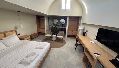 Honeymoon Suite, Hot Tub