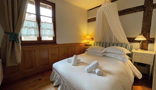 Classic Apartment, Vineyard View