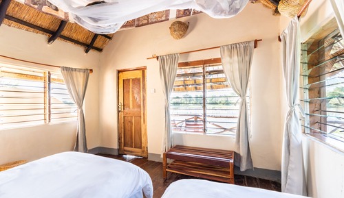 Comfort Chalet, 2 Twin Beds, Private Bathroom, River View