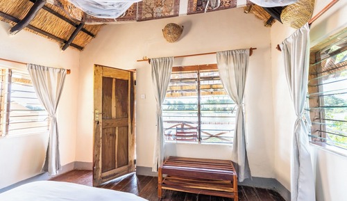 Comfort Chalet, 2 Twin Beds, Private Bathroom, Garden Area