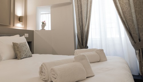 Classic Room, 1 King Bed, Non Smoking, Ensuite