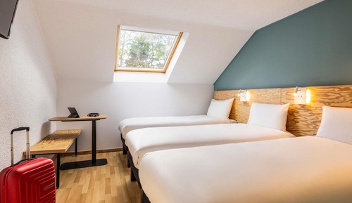 Family Room, 3 Twin Beds (Greet)