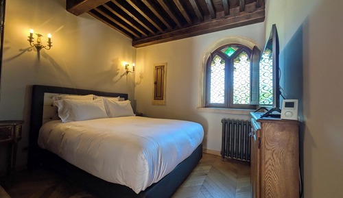 Traditional Chalet, Canal View