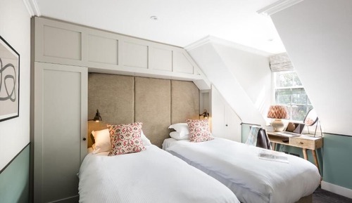 Standard Twin Room