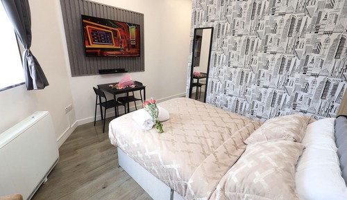 Superior Studio, City View