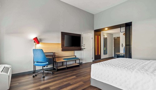 Room, 1 King Bed, Accessible, Bathtub